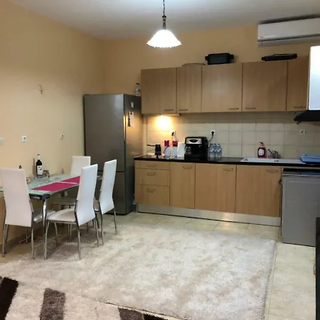 Iridas House Apartment *