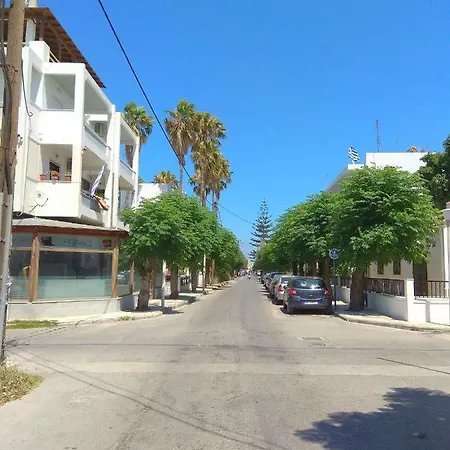 דירה Iridas House